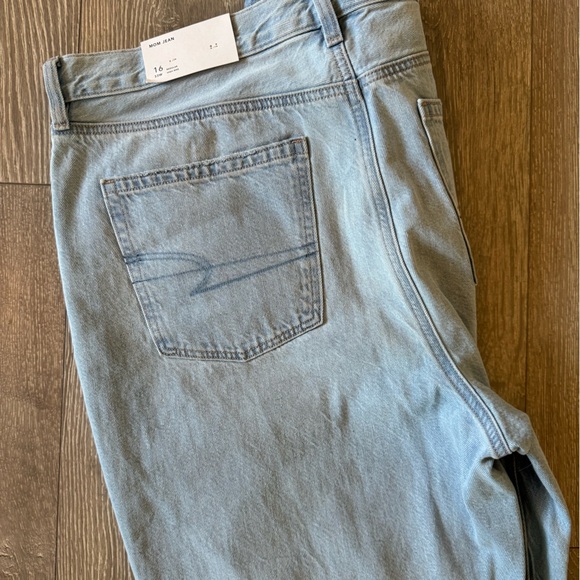 American Eagle Mom Jeans - Picture 2 of 4